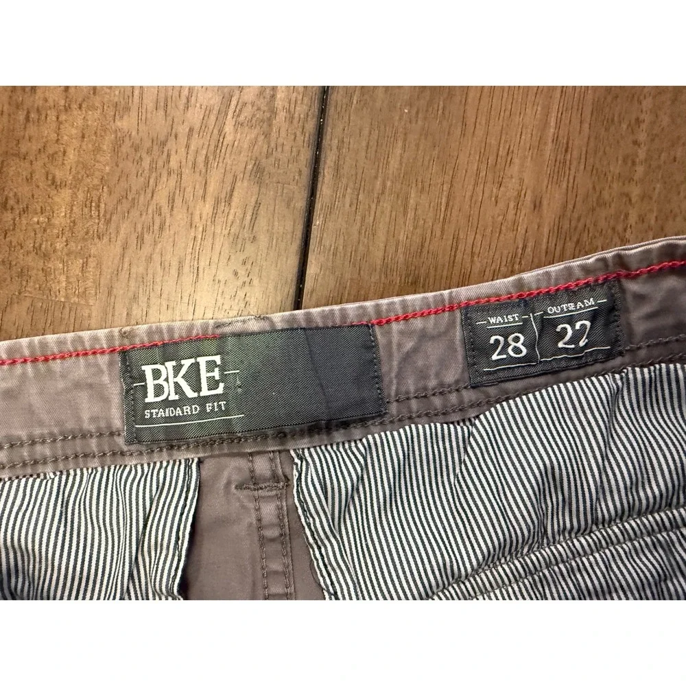 BKE Mens Standard Fit Cargo Shorts Gray Size 28 Utility Pockets Casual Summer